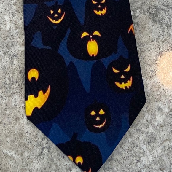 Halloween Tie—Three Rooker - Picture 1 of 2